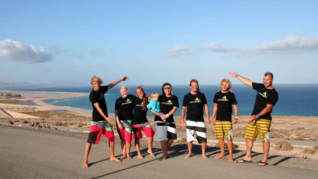 kitesurfistas en b1 kiteboarding